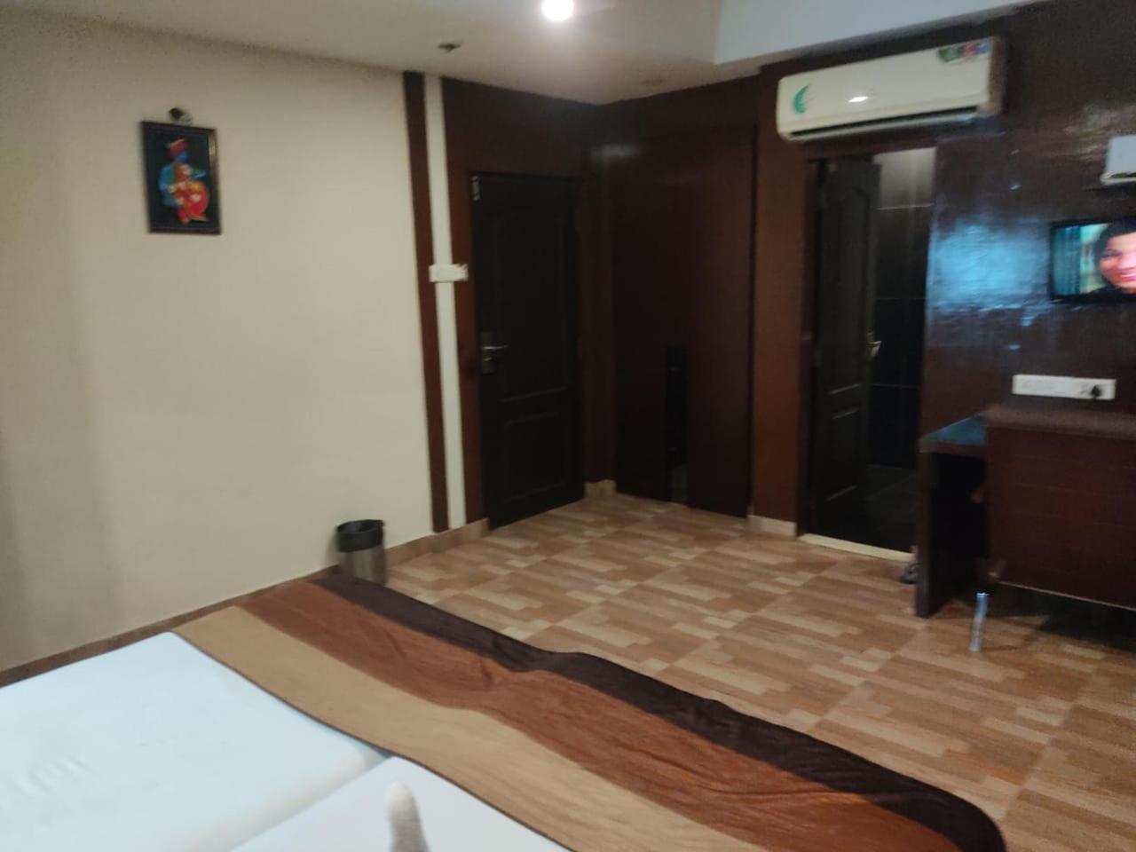 Hotel Ambassador Chocolate Inn Kalyani Ngoại thất bức ảnh