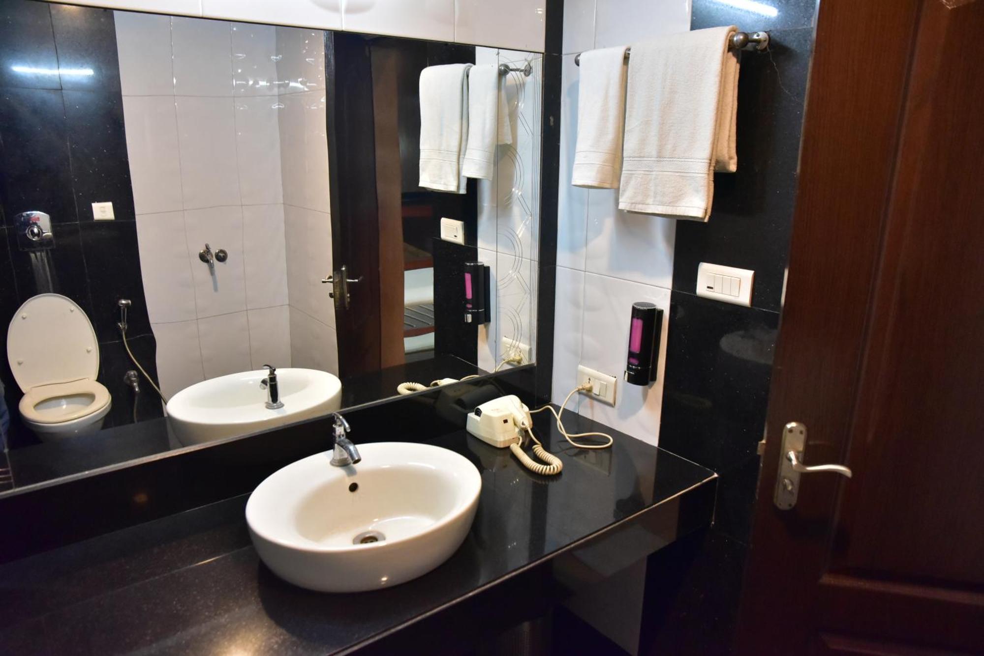 Hotel Ambassador Chocolate Inn Kalyani Ngoại thất bức ảnh