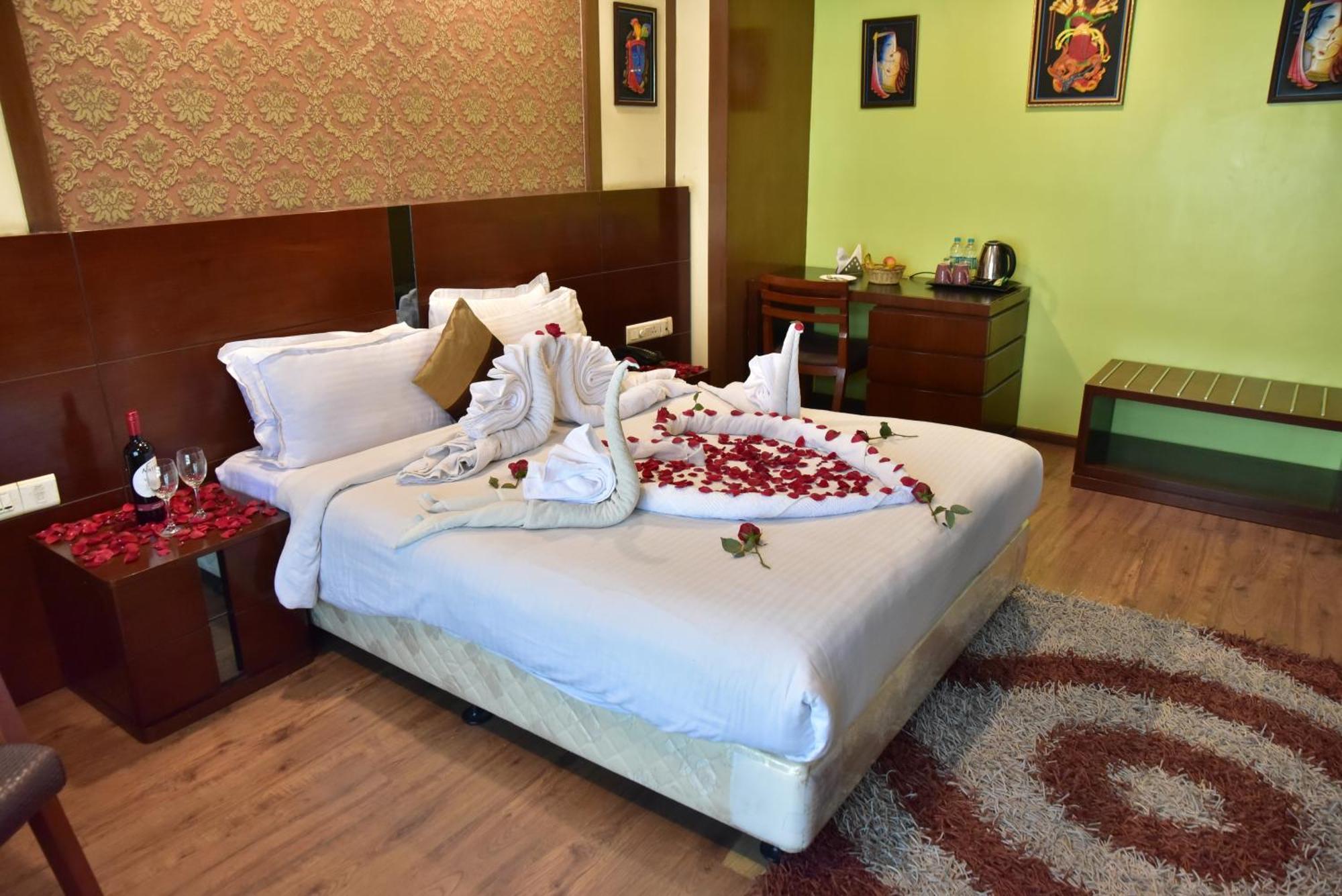 Hotel Ambassador Chocolate Inn Kalyani Ngoại thất bức ảnh