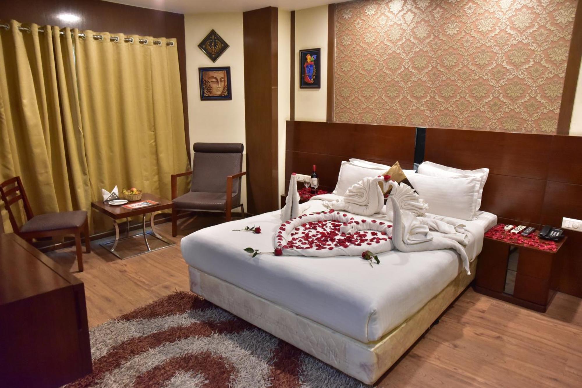 Hotel Ambassador Chocolate Inn Kalyani Ngoại thất bức ảnh